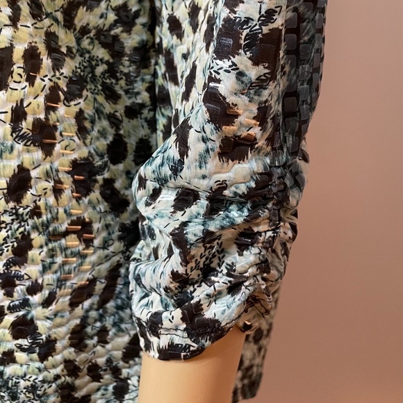 Vintage sequined animal print 3/4 sleeve tunic! - Picture 5 of 9
